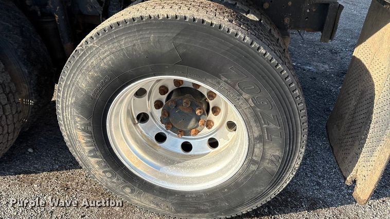 image for item EA7825 2007 International SF637 dump truck