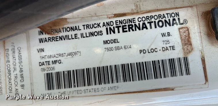 image for item EA7825 2007 International SF637 dump truck