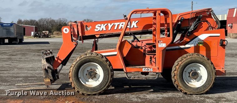image for item EA7830 2006 JLG Skytrak telehandler