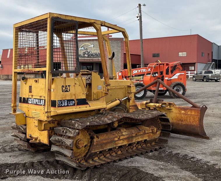 image for item EA7838 1987 Caterpillar D3B dozer