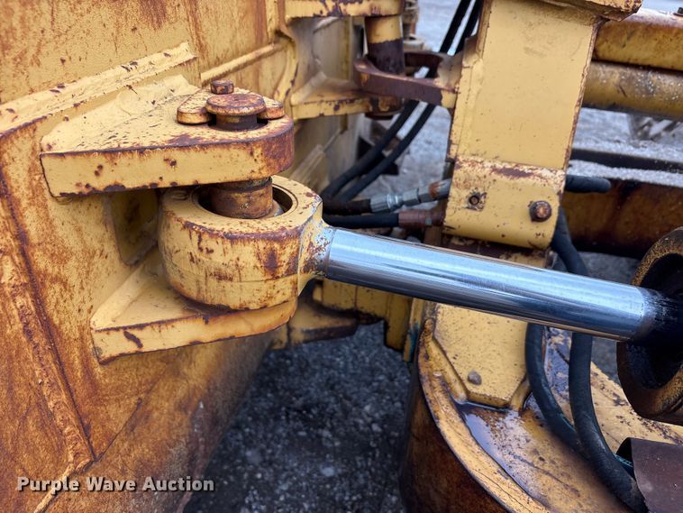 image for item EA7838 1987 Caterpillar D3B dozer