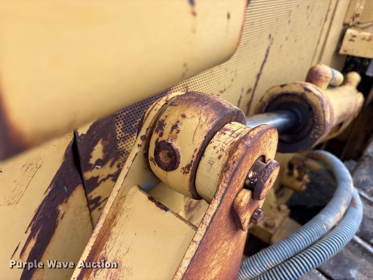 image for item EA7838 1987 Caterpillar D3B dozer