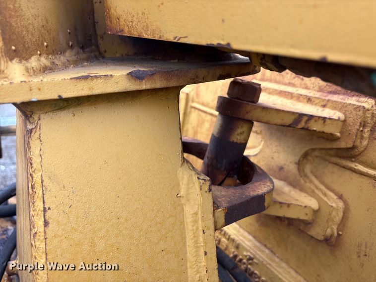 image for item EA7838 1987 Caterpillar D3B dozer