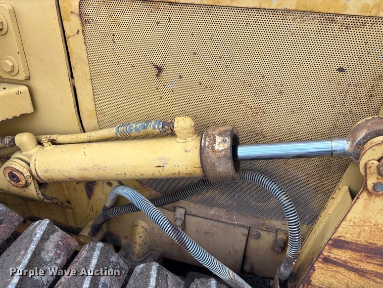 image for item EA7838 1987 Caterpillar D3B dozer
