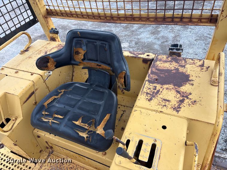 image for item EA7838 1987 Caterpillar D3B dozer