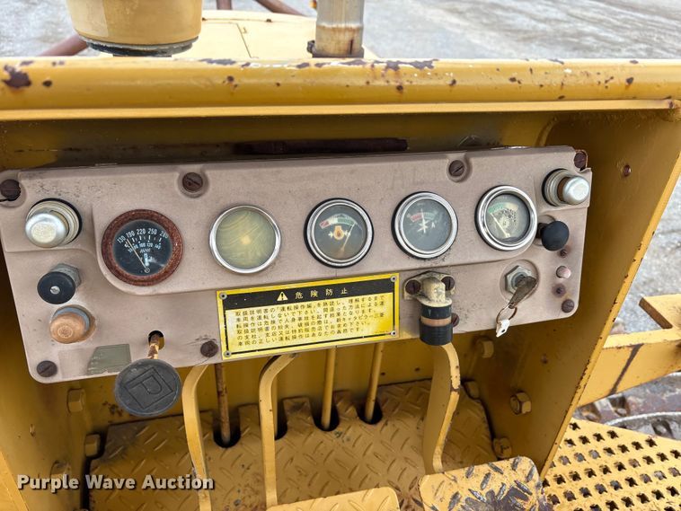 image for item EA7838 1987 Caterpillar D3B dozer