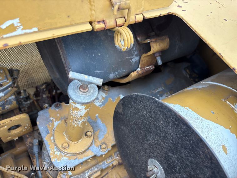 image for item EA7838 1987 Caterpillar D3B dozer