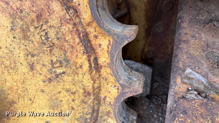 image for item EA7838 1987 Caterpillar D3B dozer