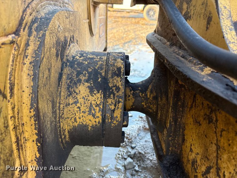 image for item EA7840 John Deere 700H dozer