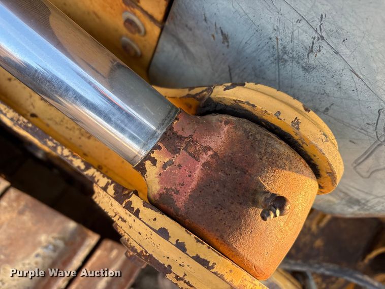 image for item EA7840 John Deere 700H dozer