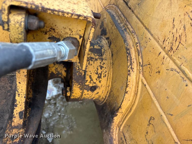 image for item EA7840 John Deere 700H dozer