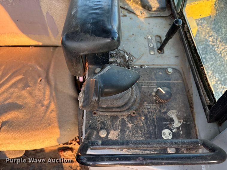 image for item EA7840 John Deere 700H dozer