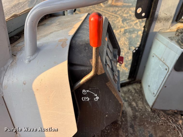 image for item EA7840 John Deere 700H dozer