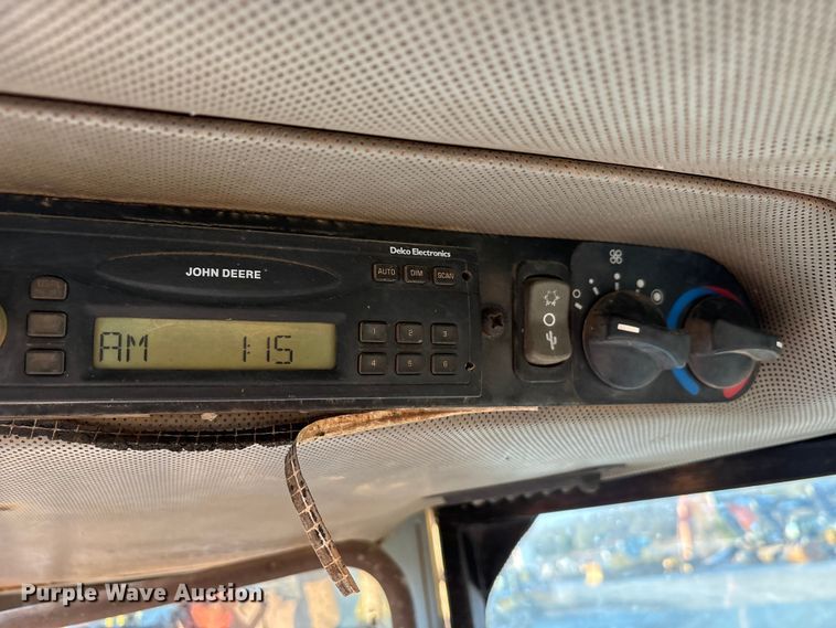 image for item EA7840 John Deere 700H dozer