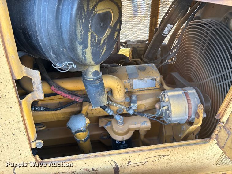 image for item EA7840 John Deere 700H dozer