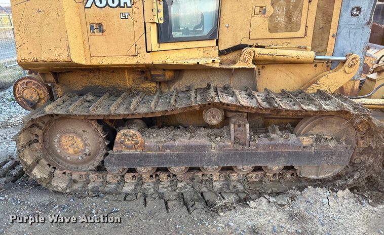 image for item EA7840 John Deere 700H dozer