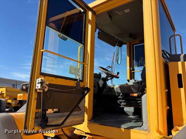 image for item EA7910 2006 Volvo L60E wheel loader