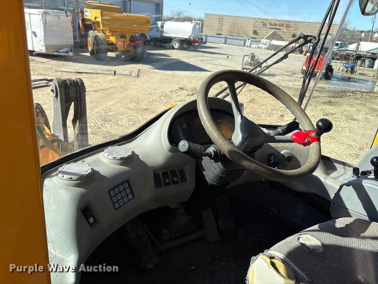 image for item EA7910 2006 Volvo L60E wheel loader