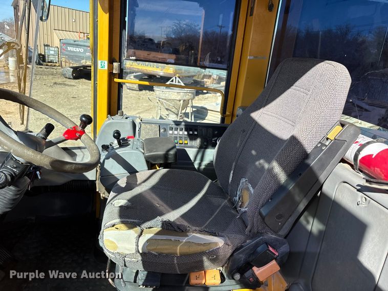 image for item EA7910 2006 Volvo L60E wheel loader