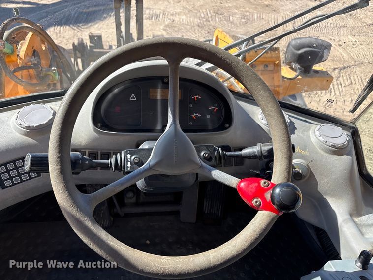 image for item EA7910 2006 Volvo L60E wheel loader