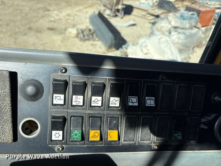 image for item EA7910 2006 Volvo L60E wheel loader