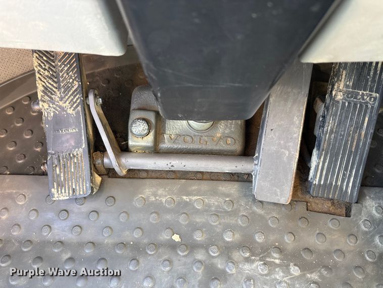 image for item EA7910 2006 Volvo L60E wheel loader