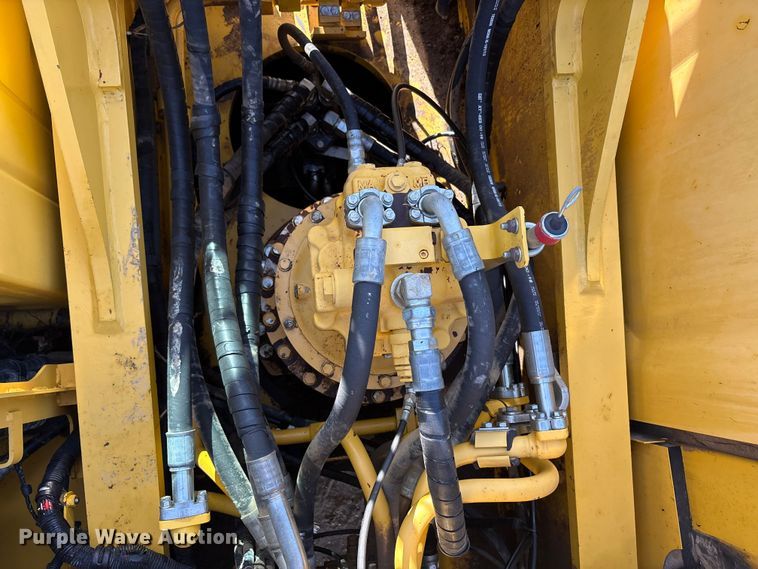 image for item EA7912 2018 Komatsu PC360LC excavator