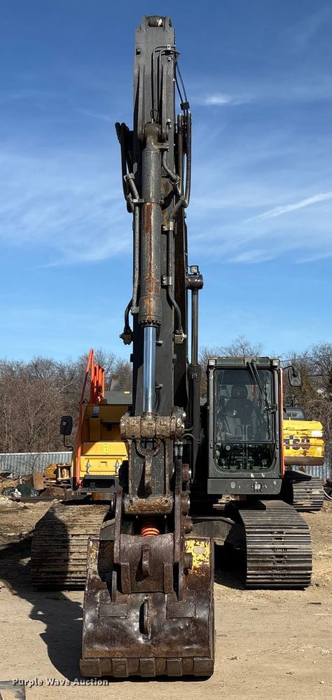 image for item EA7913 2020 Volvo EC250ELR excavator