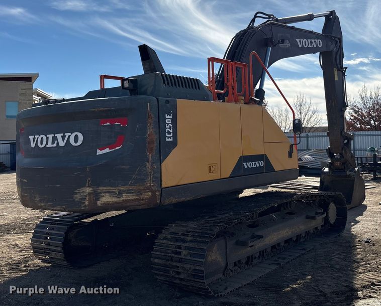 image for item EA7913 2020 Volvo EC250ELR excavator