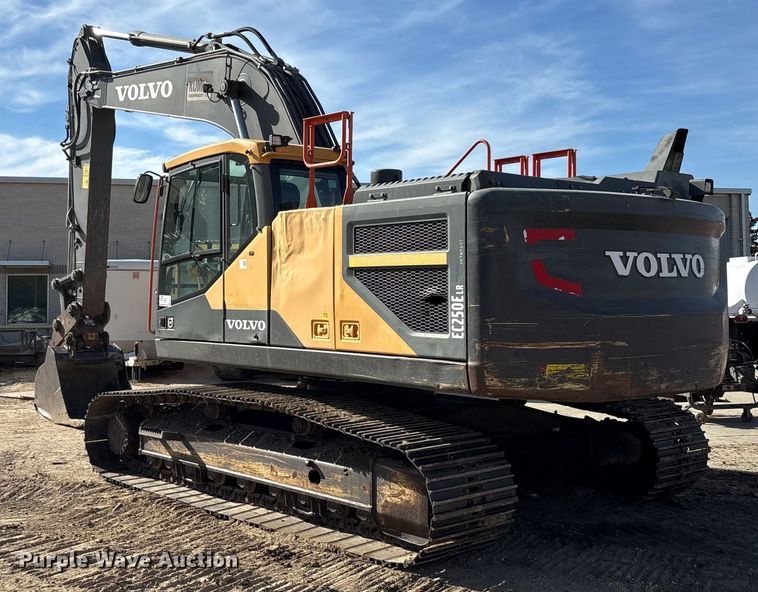 image for item EA7913 2020 Volvo EC250ELR excavator