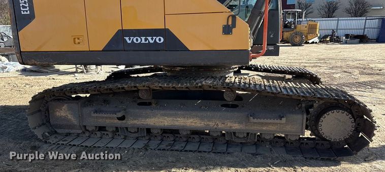 image for item EA7913 2020 Volvo EC250ELR excavator