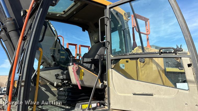image for item EA7913 2020 Volvo EC250ELR excavator