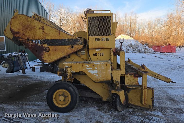 image for item EB1205 Caterpillar WE-851B windrower