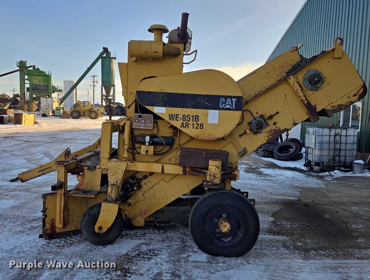 image for item EB1205 Caterpillar WE-851B windrower