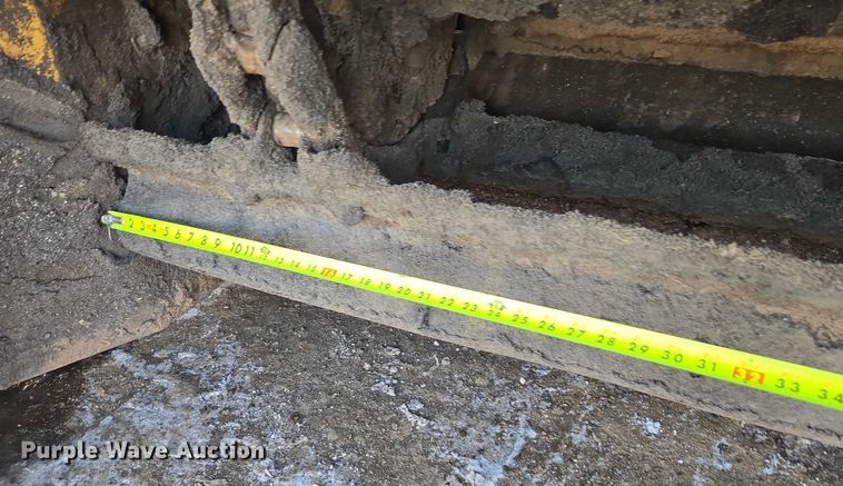 image for item EB1205 Caterpillar WE-851B windrower