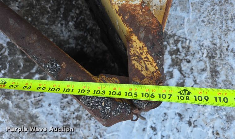 image for item EB1205 Caterpillar WE-851B windrower