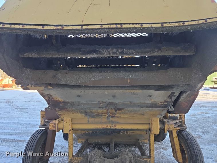 image for item EB1205 Caterpillar WE-851B windrower