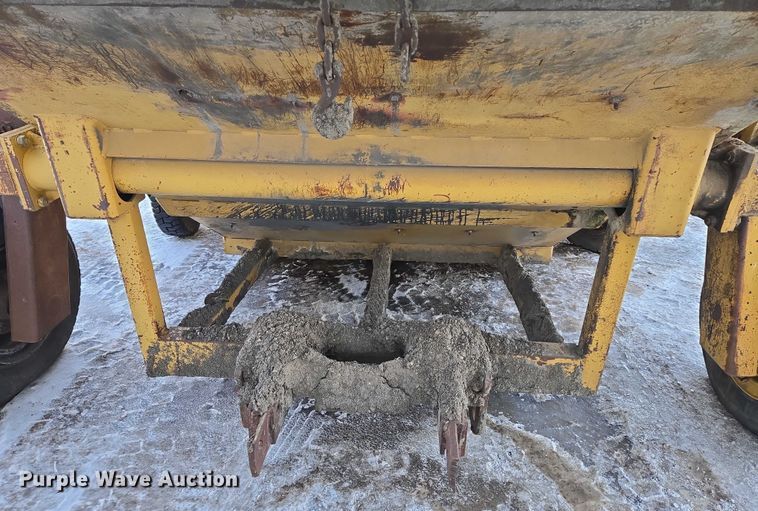 image for item EB1205 Caterpillar WE-851B windrower