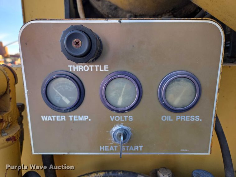 image for item EB1205 Caterpillar WE-851B windrower