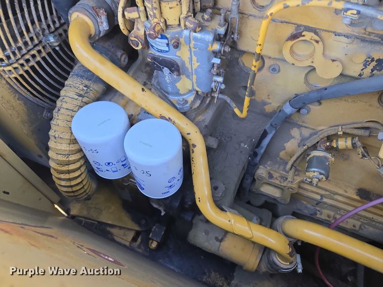 image for item EB1205 Caterpillar WE-851B windrower