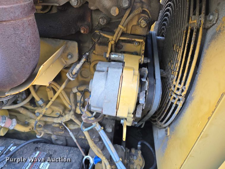 image for item EB1205 Caterpillar WE-851B windrower