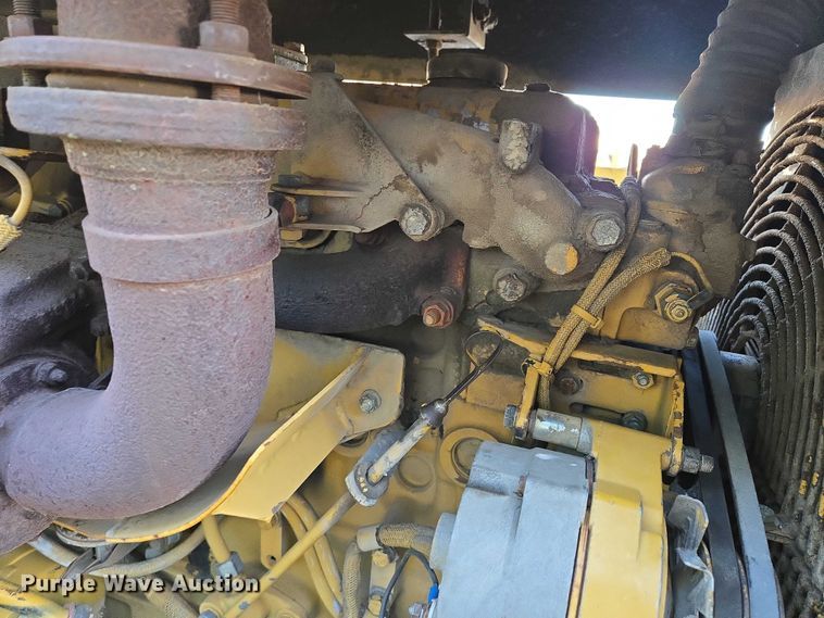 image for item EB1205 Caterpillar WE-851B windrower