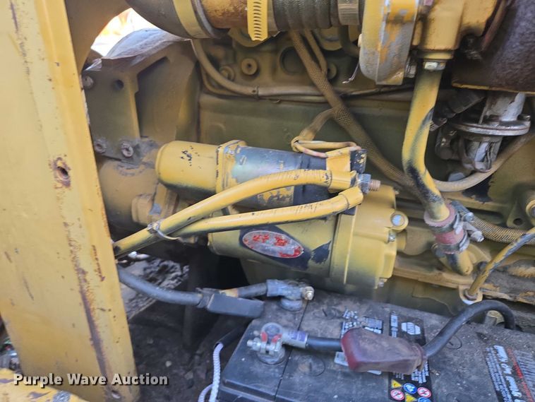 image for item EB1205 Caterpillar WE-851B windrower