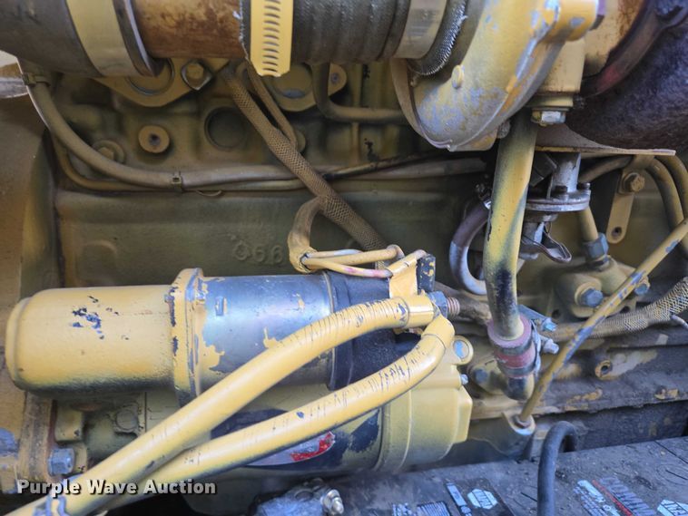 image for item EB1205 Caterpillar WE-851B windrower