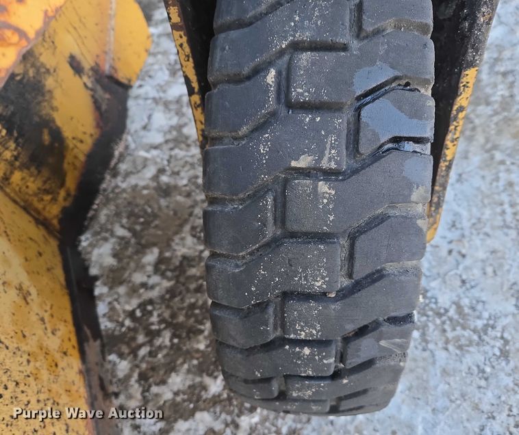 image for item EB1205 Caterpillar WE-851B windrower