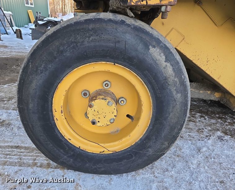 image for item EB1205 Caterpillar WE-851B windrower