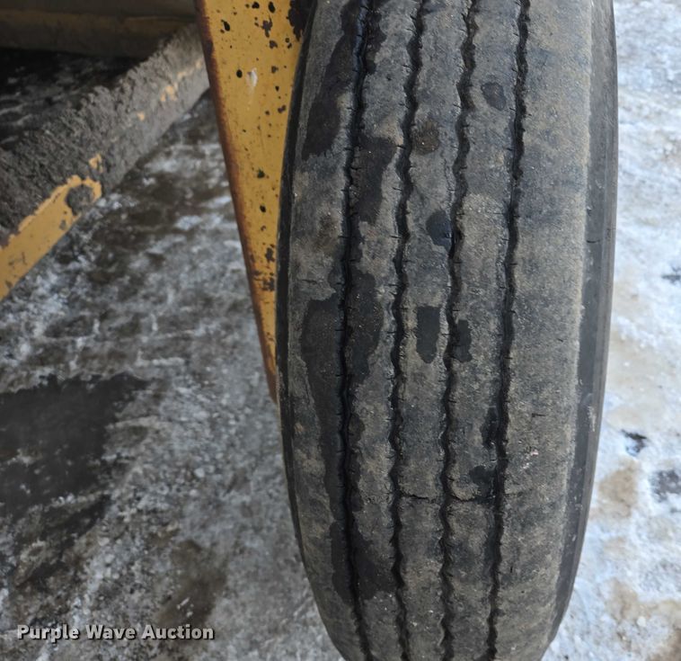 image for item EB1205 Caterpillar WE-851B windrower