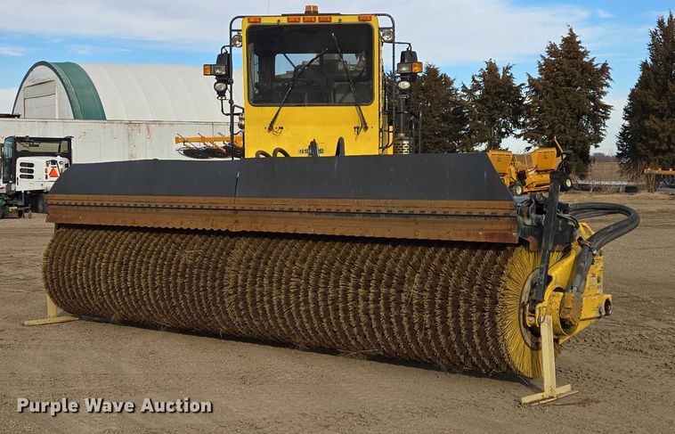 image for item EB1207 2005 MB Companies Oshkosh HB2723 street sweeper truck