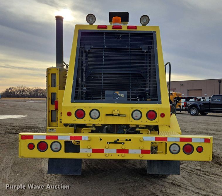 image for item EB1207 2005 MB Companies Oshkosh HB2723 street sweeper truck