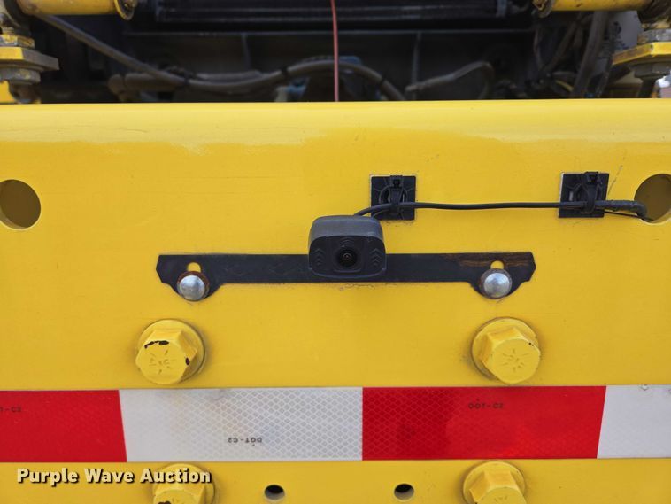 image for item EB1207 2005 MB Companies Oshkosh HB2723 street sweeper truck